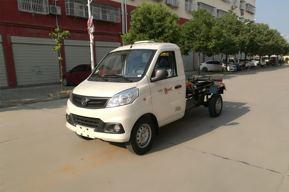 （4方）國(guó)六福田祥菱V勾臂式垃圾車