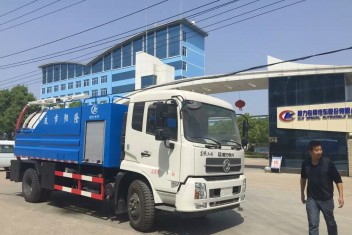 東風(fēng)天錦7.45立方清洗吸污車